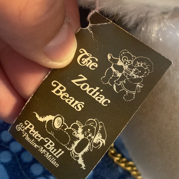 House of Nisbet zodiac bear LEO jointed with tags numbered 523/1000 - Picture 3 of 6